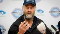Le célèbre explorateur britannique de 82 ans Ranulph Fiennes pendant une conférence de presse à l'aéroport d'Heathrow à Londres, le 4 mars 2013