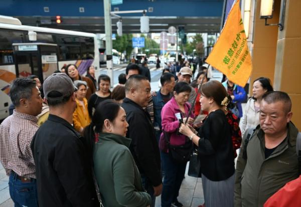 Un groupe de touristes chinois à Tokyo, le 17 novembre 2025