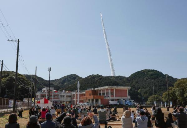 Le lancement de Kairos 3 vu de Nachikatsuura, au Japon, le 5 mars 2026 