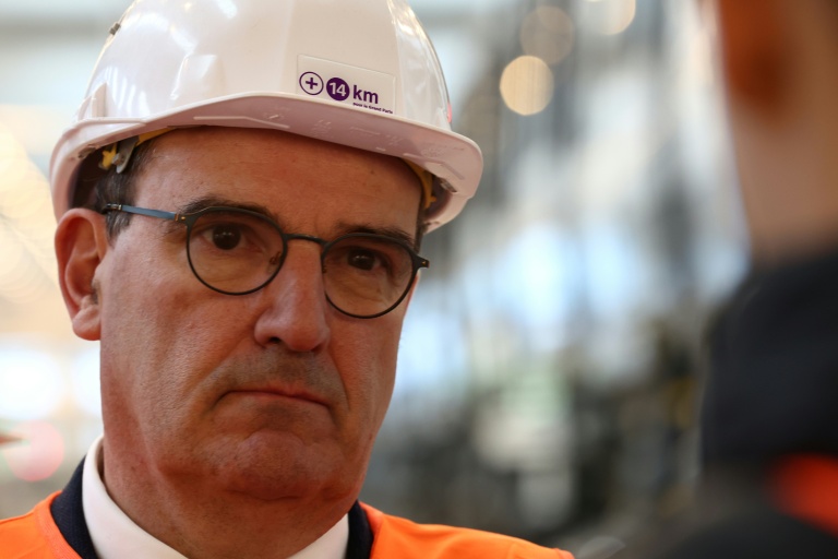 Jean Castex le 27 mars 2024 à Morangis, dans l'Essonne, lors de la visite d'un futur site de maintenance pour la ligne 14 du métro