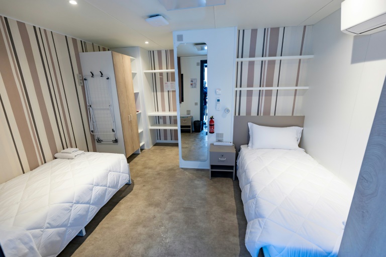 L'intérieur d'un mobil-home du village olympique des Jeux de Milan Cortina, le 3 février 2026 à Cortina d'Ampezzo 