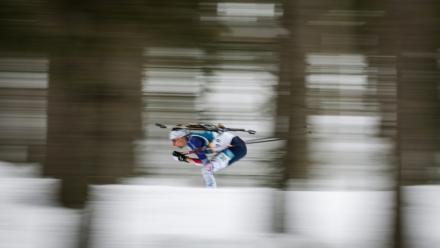 Le Français Eric Perrot lors de l'individuel de biathlon des JO-2026 le 10 février 2026