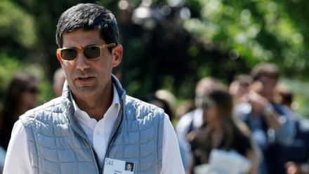 Kevin Warsh, désigné par le président Donald Trump comme son candidat pour diriger la Réserve fédérale américaine, le 10 juillet 2024 à Sun Valley, dans l'Idaho
