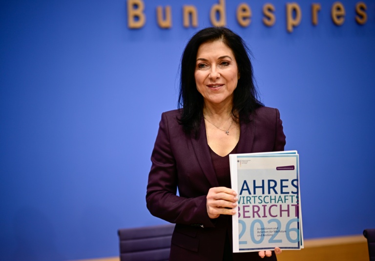  La ministre allemande de l'Économie et de l'Énergie, Katherina Reiche, présente le rapport annuel sur l'économie allemande pour 2026, le 28 janvier 2026 à Berlin