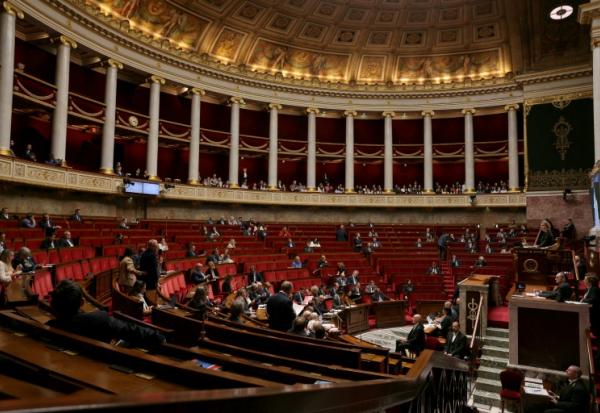 L'assemblée nationale à Paris le 13 mai 2026