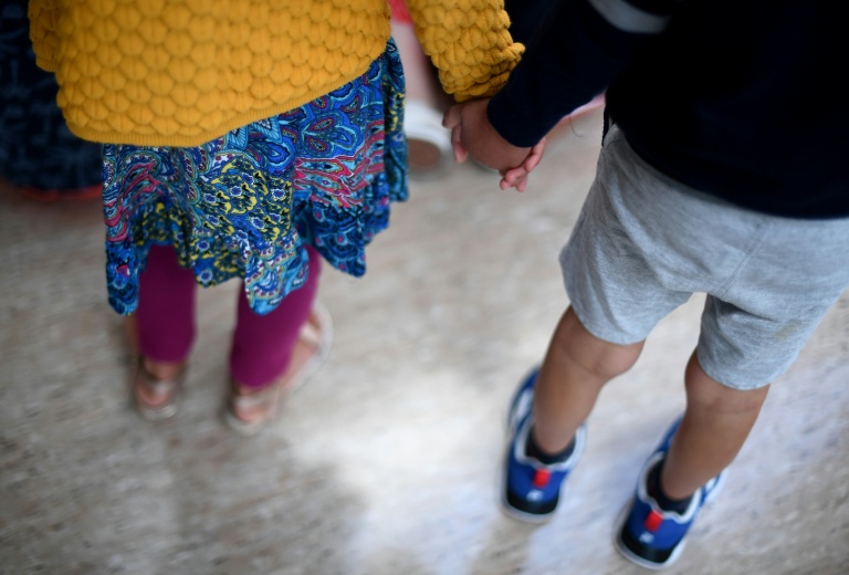 Inconnue il y a encore un an, l'attestation d'honorabilité, basée sur le contrôle des antécédents judiciaires, s'est imposée comme un des outils phares de la lutte contre les violences sexuelles faites aux enfants