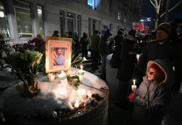 Un mémorial en hommage à Alex Pretti, tué par des agents fédéraux de l'immigration à Minneapolis, à Washington, le 28 janvier 2026