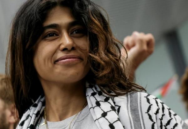 L'eurodéputée LFI Rima Hassan, à Orly dans le Val-de-Marne, le 7 octobre 2025