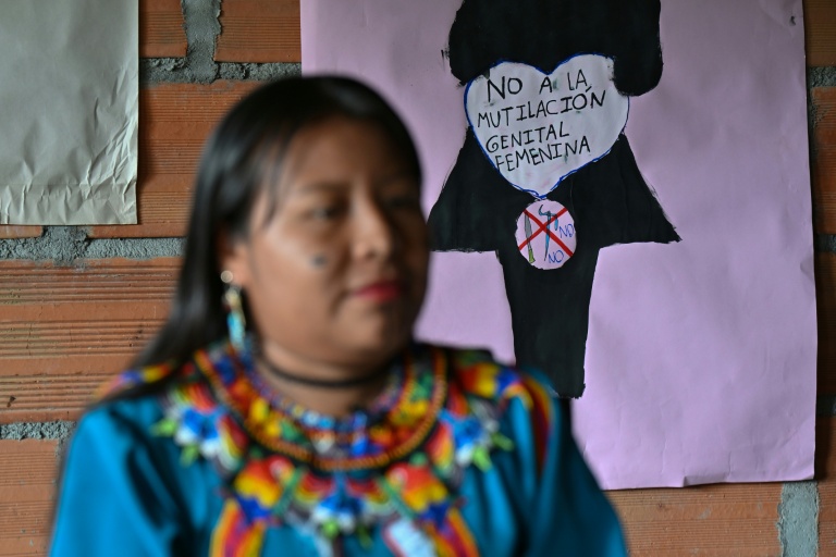Une femme autochtone embera chami dans la réserve unifiée Rio San Juan, à Pueblo Rico, en Colombie, le 9 avril 2026