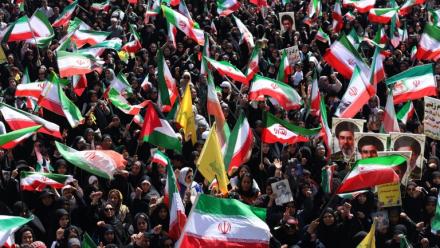 Des Iraniennes se rassemblent à Téhéran, le 17 avril 2026 à Téhéran, en hommage aux femmes tuées pendant la guerre