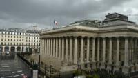 L'ancien siège de la Bourse de Paris, le palais Brongniart, à Paris le 24 août 2015