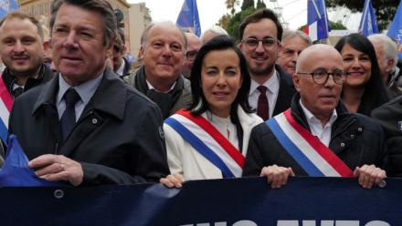 Christian Estrosi (g) et Eric Ciotti (d), lors d'une manifestation de soutien à la police, à Nice, le 31 janvier 2026