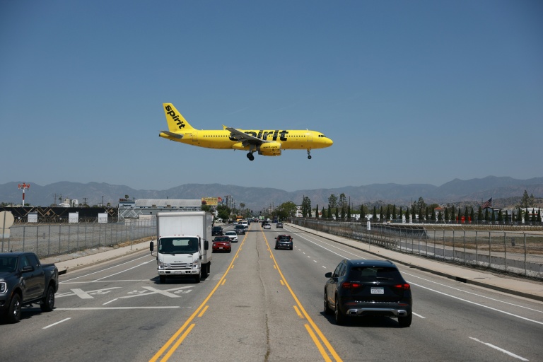 Lancée en 1992, Spirit Airlines, connue pour ses avions jaune vif, est l'une des premières compagnies 