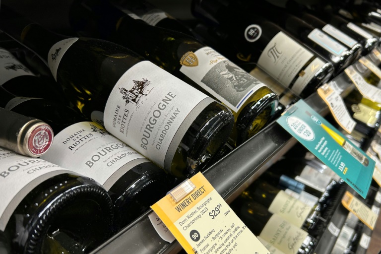 Des bouteilles de vins français en vente dans une boutique à Laurel, dans le Maryland, le 13 mars 2025