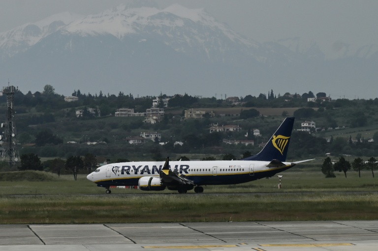 Un avion de la compagnie aérienne à bas coûts irlandaise Ryanair sur le tarmac de l'aéroport international de Thessalonique 
