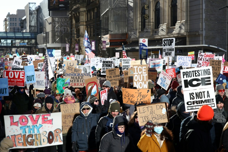 Manifestation contre la police de l'immigration (ICE) à Minneapolis, le 30 janvier 2026 dans le Minnesota