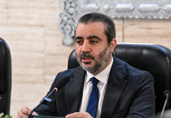 Le ministre syrien des Affaires étrangères, Asaad al-Chaibani s'exprime durant une visite du secrétaire général de l'ONU au palais Tishreen, à Damas, la capitale syrienne, le 25 juillet 2026
