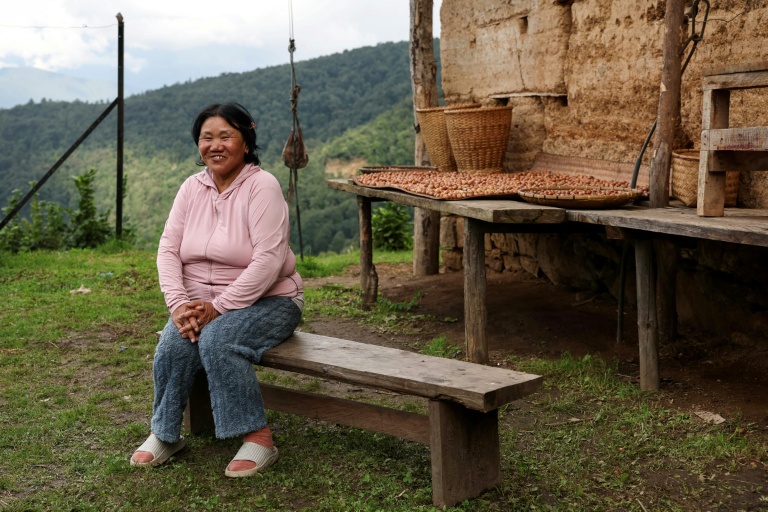 Pema Dema, une agricultrice bhoutanaise de 59 ans, lors d'un entretien à l'AFP, le 29 août 2026 à Thimphou 