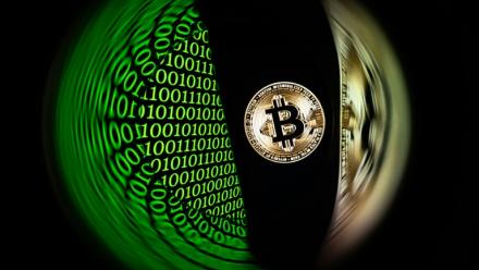 Le cours du bitcoin a été divisé par deux depuis le plus haut atteint en octobre dernier