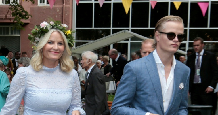 Marius Borg Høiby et sa mère, la princesse Mette-Marit de Norvège, le 23 juin 2016 à Trondheim