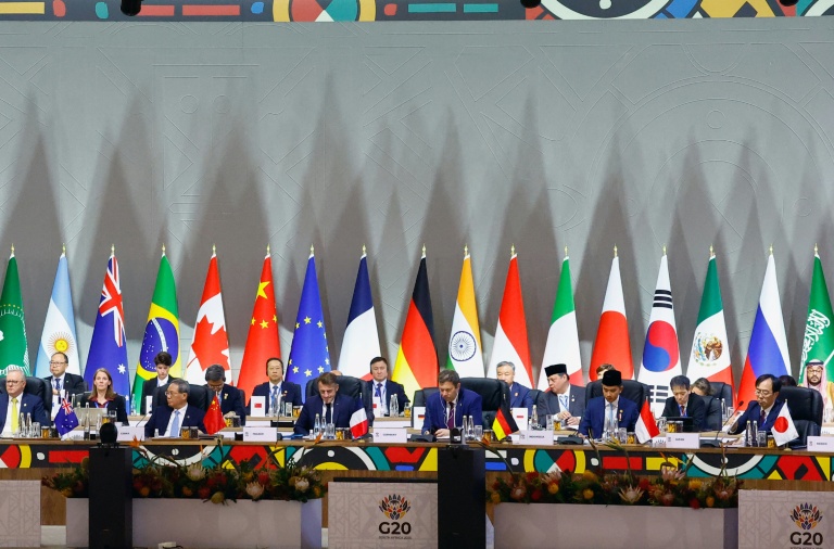 Vue d'ensemble de chefs d'Etat au début d'un sommet des dirigeants du G20 au centre d'expositions Nasrec de Johannesburg (Afrique du Sud), le 22 novembre 2025