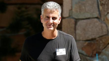 Josh D'Amaro, responsable des parcs d'attraction de Disney, désigné futur patron du groupe, à Sun Valley (Idaho) le 8 juillet 2025