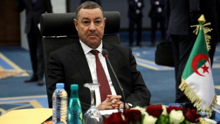 Le ministre algérien de l'Intérieur Saïd Sayoud participe à une rencontre avec son homologue français Laurent Nuñez, à Alger, le 16 février 2026