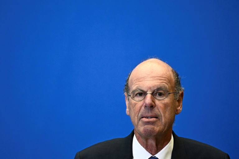 Le ministre de l'Economie Eric Lombard, lors d'une conférence de presse le 15 mai 2025 à Paris