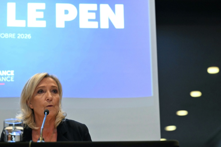 Marine Le Pen, candidate du Rassemblement National (RN) à la présidentiellede 2027, lors d'une conférence de presse en marge d’une réunion du groupe parlementaire 