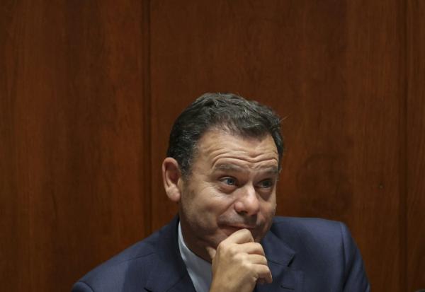 Le Premier ministre du Portugal Luis Montenegro, le 28 octobre 2025 dans l'hémicycle à Lisbonne.