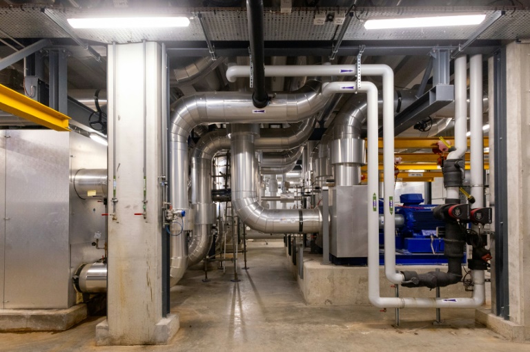 Les installations de la centrale de froid urbain Mouton Duvernet à Lyon le 14 août 2025