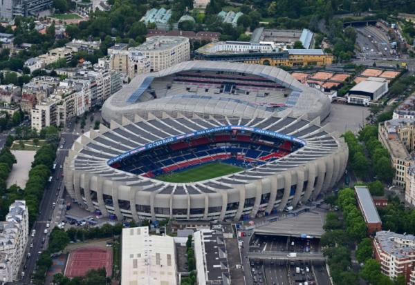 Le Parc des Princes et le stade Jean Bouin. à Paris le 11 juillet 2023