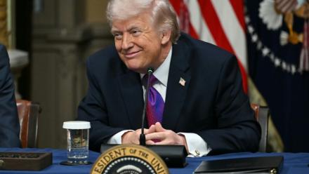 Le président américain Donald Trump pendant une table ronde à Washington, aux Etats-Unis, le 4 mars 2026