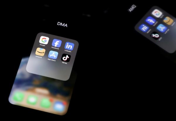Les Emirats arabes unis ont annoncé jeudi l'interdiction des réseaux sociaux aux moins de 15 ans, emboîtant le pas à d'autres pays comme l'Australie, la Grande-Bretagne ou le Canada