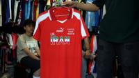 Un maillot de l'équipe de football d'Iran en vente dans un magasin de Téhéran, le 8 mai 2026
