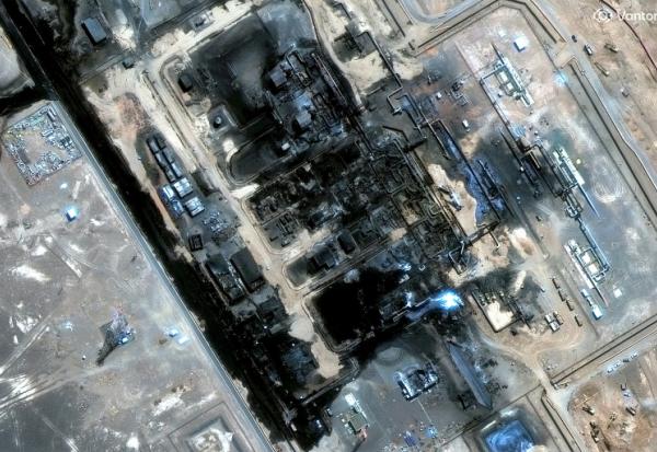 Image satellite fournie par Vantor montrant une station de pompage près de l'oléoduc Est-Ouest (Petroline) de l'Arabie saoudite, à al-Mesabaah, le 13 septembre 2026 après une attaque