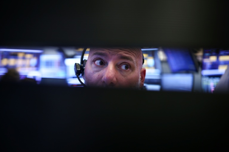 Un trader à l'oeuvre à la Bourse de New York le 24 avril 2026
