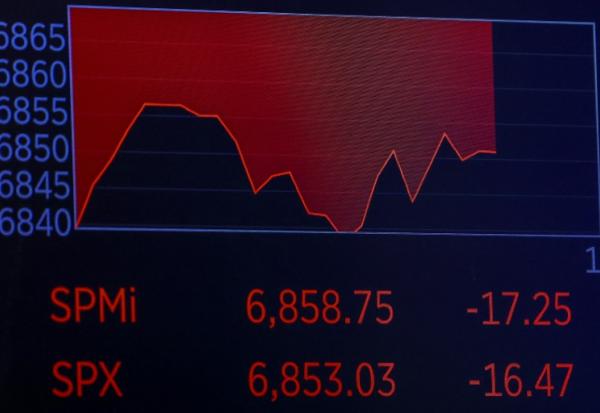Un écran à la Bourse de New York, le 5 mars 2026