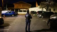 Un agent de police municipale patrouille dans la cité Gabriel-Péri à Saint-Denis, en banlieue nord de Paris, le 22 janvier 2026