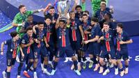 Les joueurs du PSG soulèvent la Ligue des champions après leur victoire face à l'Inter Milan en finale, à Munich, le 31 mai 2025