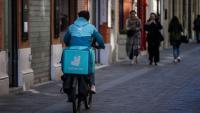 Un livreur à Toulouse le 18 mars 2025