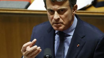 "La lutte contre l'immigration clandestine doit être une priorité", a lancé le ministre des Outre-mer Manuel Valls au Sénat le 20 mai 2025 (en photo, le 20 janvier à l'Assemblée nationale à Paris)