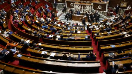 Les députés ont rétabli un article attendu de la loi de "simplification", pour mesurer les effets de nouvelles normes sur les petites et moyennes entreprises, mais dans la version défendue par les ciottistes et leurs alliés du RN