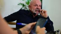 Le président du Brésil, Luiz Inacio Lula da Silva, s'entretient avec les médias étrangers avant la Conférence des Nations Unies sur le changement climatique COP30 à Belém, dans l'État de Para, au Brésil, le 4 novembre 2025