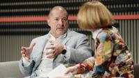 Jony Ive discute avec la papesse de la mode Anna Wintour au sommet WIRED25, le 15 octobre 2018 à San Francisco
