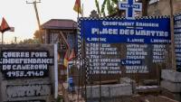 Le "mur des martyrs" du village de Bahouan, au Cameroun, rendant hommage aux victimes de la "Guerre pour l'indépendance du Cameroun", le 25 janvier 2025