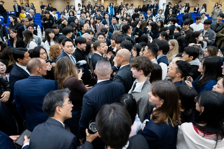 Emmanuel Macron rencontre les étudiants de l'Université Yonsei à Séoul le 3 avril 2026
