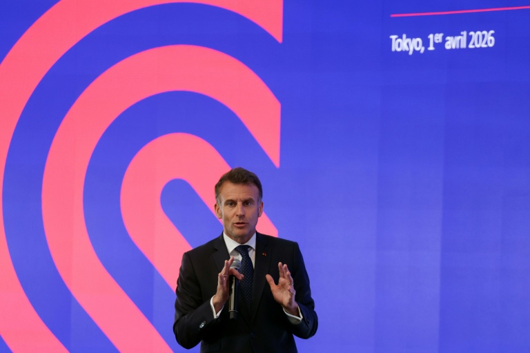 Le président français Emmanuel Macron s'exprime à la Tokyo Innovation Base (TIB) à Tokyo, le 1er avril 2026