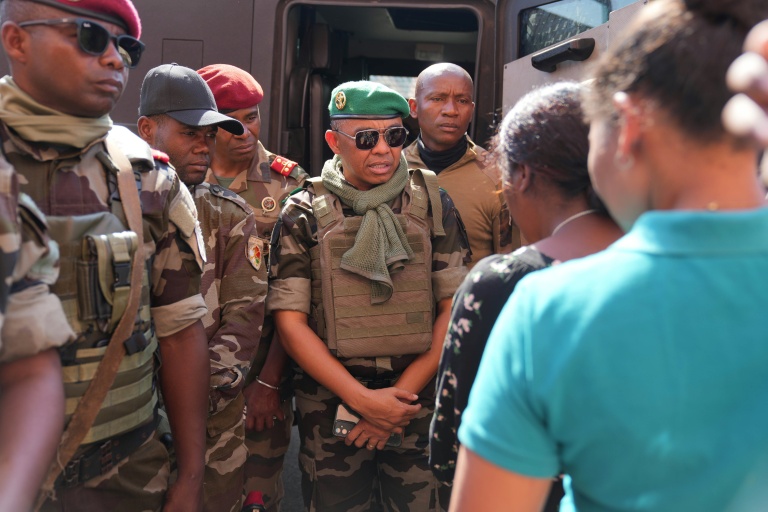 Le colonel Michael Randrianirina (C) à Antananarivo, le 16 octobre 2025