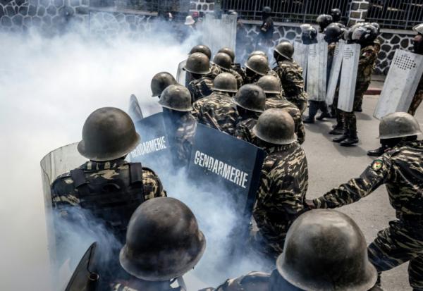 Affrontements entre gendarmes et manifestants à Antananarivo, le 11 octobre 2025 à Madagascar